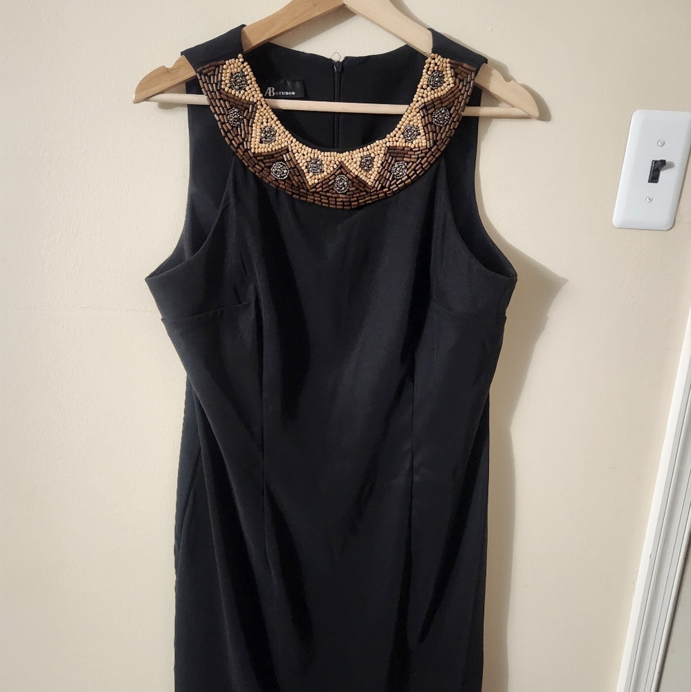 Sleeveless midi dress